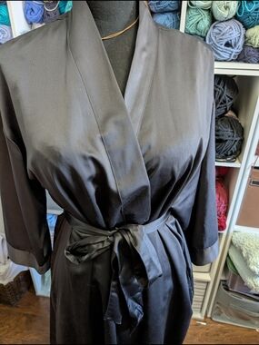 Women's Cabernet Soft Black Intimate Robe-Silk Style- Polyester - Sz L